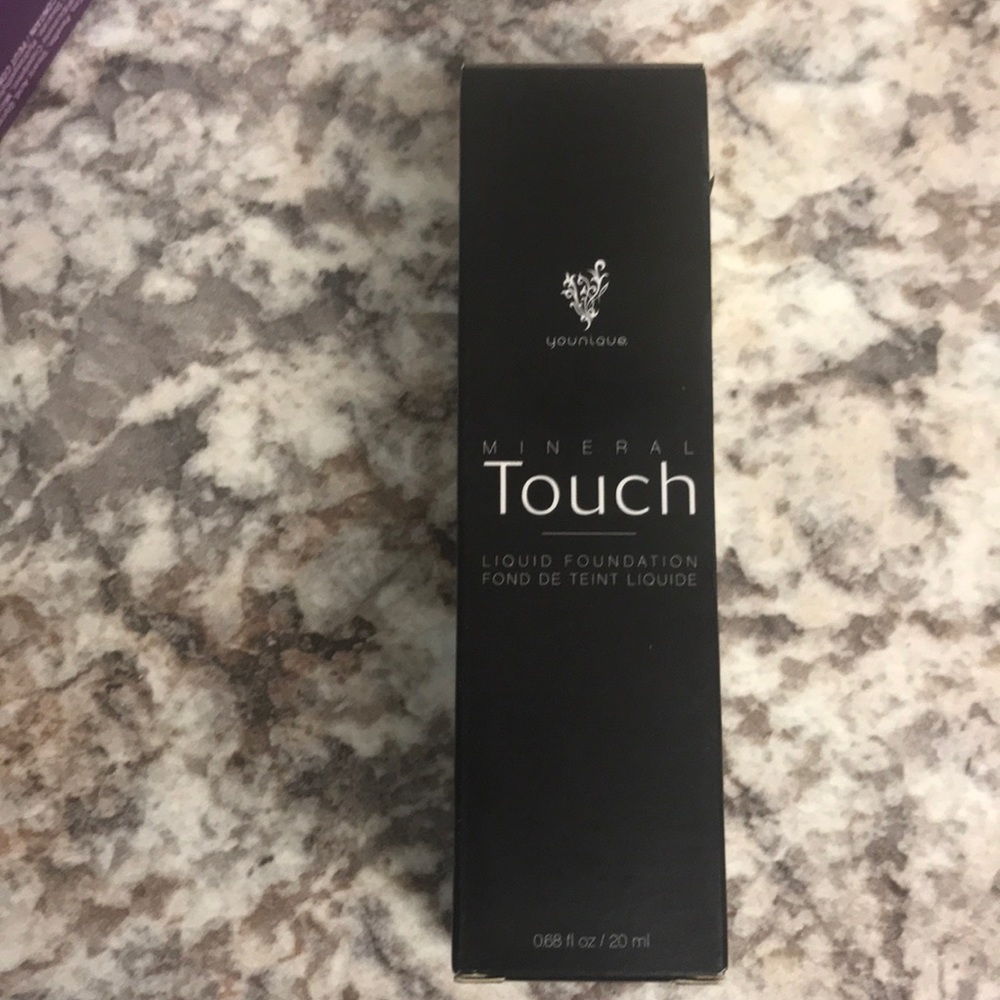 Mineral Touch Foundation Taffeta by Younique
